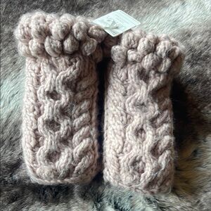Lemon Chunky Knit Slippers in Soft Pink